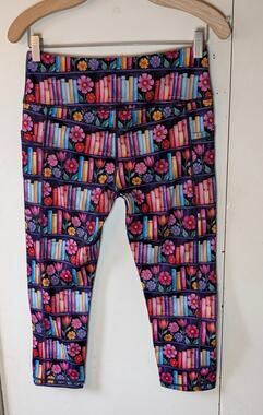 Constantly Varied Gear Library Shelf & Flowers Yoga Pants Medium